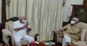 மத்திய நீர்வளத்துறை அமைச்சரை சந்தித்தார் எடியூரப்பா