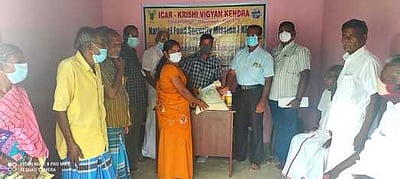 துவரை சாகுபடி விவசாயிகளுக்கு இடுபொருள்கள் அளிப்பு