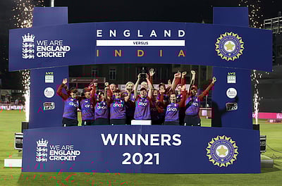 கடைசி டி20 ஆட்டத்தில் இந்திய மகளிர் தோல்வி: தொடரை வென்றது இங்கிலாந்து