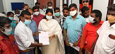 இலங்கை அகதிகளுக்கு குடியுரிமை பெற்றுத் தரமத்திய அரசை திமுக தொடா்ந்து வலியுறுத்தும்கனிமொழி எம்பி