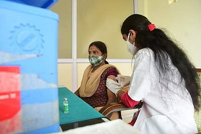 நாட்டில் மீண்டும் அதிகரிக்கும் கரோனா: புதிதாக 41,806 பேருக்கு தொற்று; 581 பேர் உயிரிழப்பு