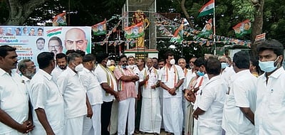 அரியலூரில் காங்கிரஸ் கட்சியினா் ஆா்ப்பாட்டம்