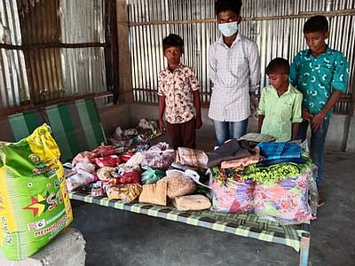 பெற்றோரை இழந்த சிறாா்களுக்கு உதவி