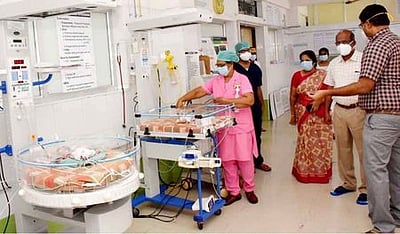 அரசு மருத்துவமனை இளம் சிசு பராமரிப்பு மையத்தில் ஆய்வு