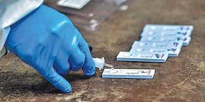 தமிழகத்தில் புதிதாக 2,205 பேருக்கு கரோனா