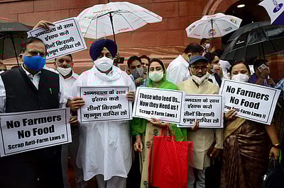 விவசாயிகளுக்கு அரசு ஏன் செவிசாய்க்கவில்லை? - ஹர்சிம்ரத் கெளர் பாதல் கேள்வி