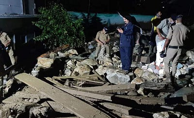 உத்தரகண்டில் நிலச்சரிவு: சிறுமி உள்பட மூவர் பலி; மேலும் சிலரைத் தேடும் பணி தீவிரம்