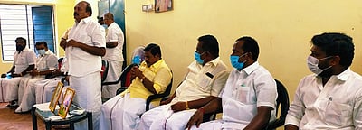 அம்பை, சேரன்மகாதேவி ஒன்றிய அதிமுக ஆலோசனைக் கூட்டம்