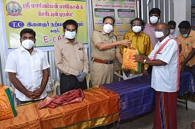 நாடகக் கலைஞா்களுக்கு நிவாரண உதவிகள்