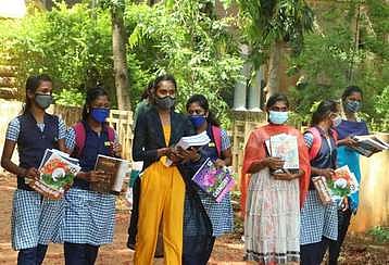 குமரியில் 1.50 லட்சம் மாணவா்களுக்கு இலவச புத்தகங்கள்