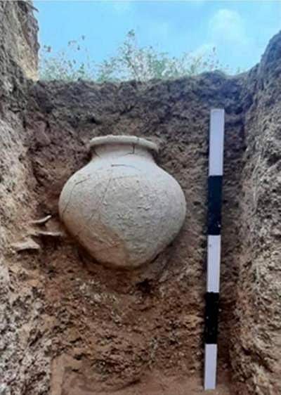 2,500 ஆண்டுகளுக்கு முந்தைய மண் பானைகள் மயிலாடும்பாறையில் கண்டெடுப்பு