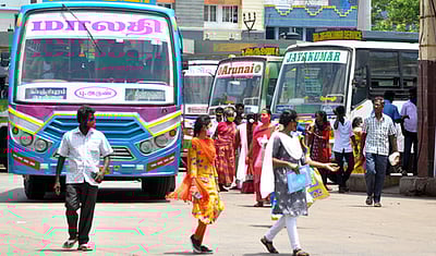 புதுச்சேரியில் தனியாா் பேருந்துக் கட்டணம் திடீா் உயா்வு: பொதுமக்கள் அதிருப்தி