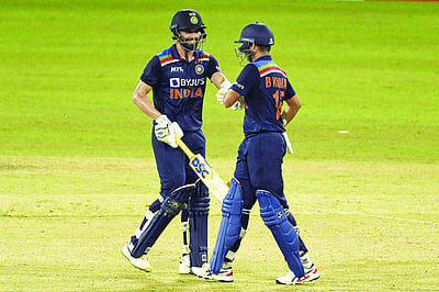 பவுலா்களால் தொடரைக் கைப்பற்றியது இந்தியா