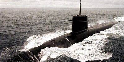 ரூ.40,000 கோடியில் 6 பிரமாண்ட நீா்மூழ்கிக் கப்பல்கள்