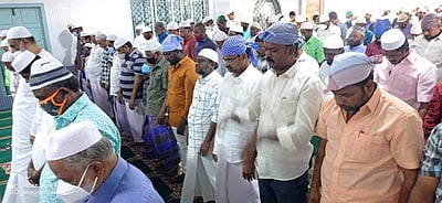 பக்ரீத் பண்டிகை: போடியில் முஸ்லிம்கள் தொழுகை