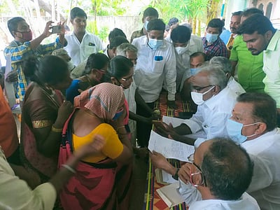 பெரியபாளையத்தில் குறை தீர்ப்பு முகாம்: எம்எல்ஏவிடம் பொதுமக்கள் மனு