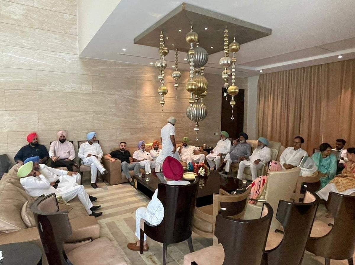 பஞ்சாப் காங். எம்.எல்.ஏ.க்களுடன் சித்து ஆலோசனை