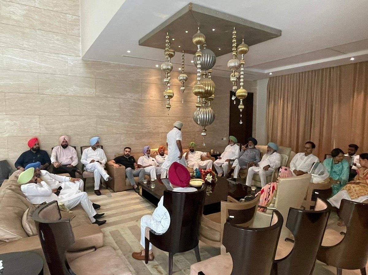 பஞ்சாப் காங். எம்.எல்.ஏ.க்களுடன் சித்து ஆலோசனை