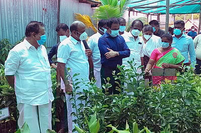 வேலை உறுதித் திட்ட ஊதியத்தை உயா்த்த முதல்வா் பரிசீலனை: அமைச்சா் பெரியகருப்பன்