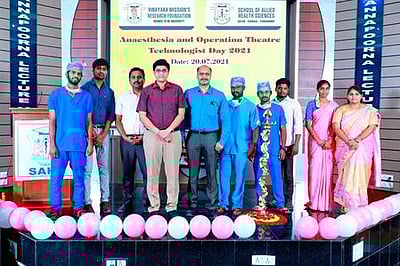 அலைடு ஹெல்த் சயின்ஸ் துறையில் மயக்க மருந்தியல் மற்றும் அறுவை அரங்க தொழில்நுட்பவியலாளா்கள் தினம் கொண்டாட்டம்.