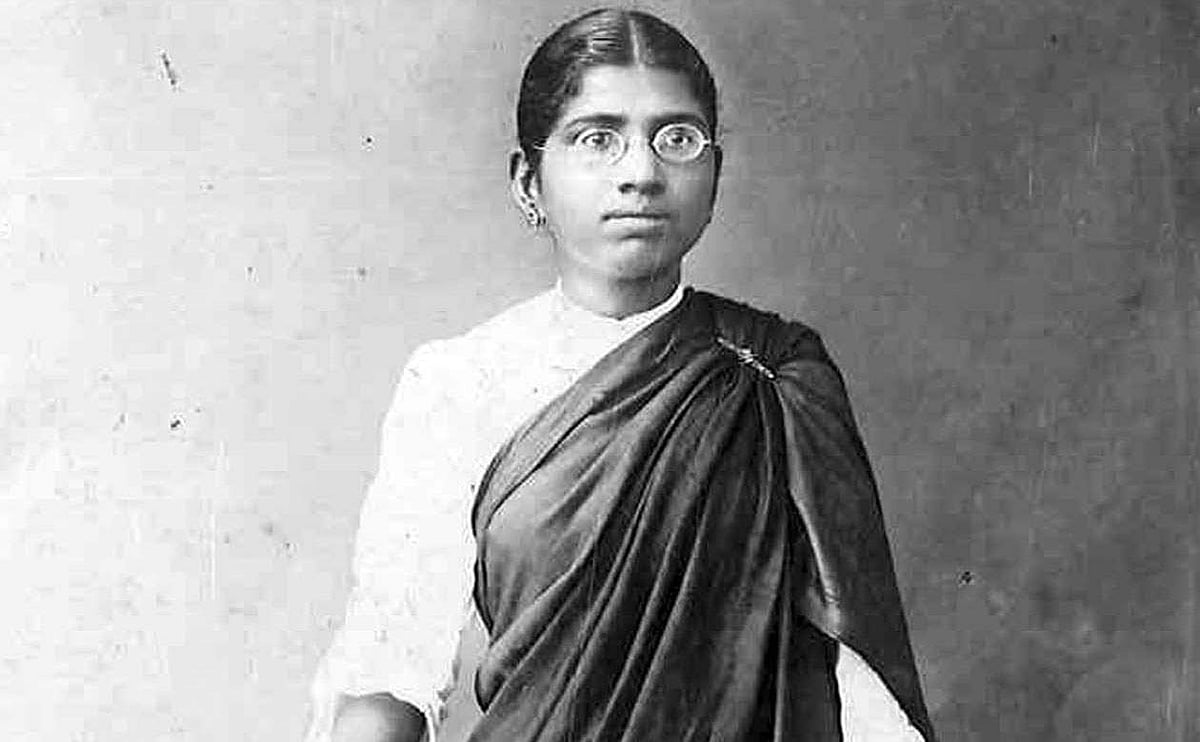 பெண்கள் நலச் சட்டங்களுக்காகப் பெரும் பணியாற்றிய முத்துலட்சுமி ரெட்டி