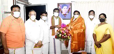 ஈபிஎஸ்-ஓபிஎஸ் உடன் அண்ணாமலை சந்திப்பு