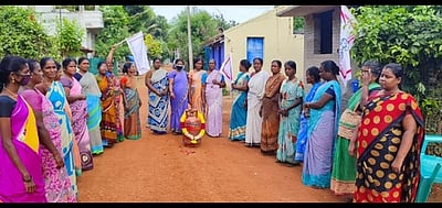 எரிவாயு உருளை விலை உயா்வைக் கண்டித்து ஆா்ப்பாட்டம்