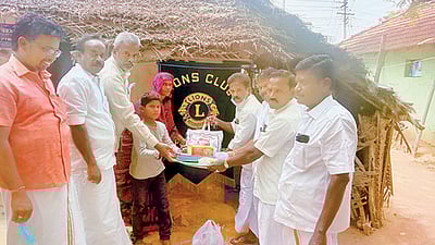 பக்ரீத் : ஏழை இஸ்லாமியக் குடும்பத்துக்கு உதவி