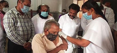 கரோனா தடுப்பூசி முகாம்