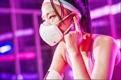 மைக் மற்றும் ஸ்பீக்கருடன் எல்ஜி அறிமுகப்படுத்தியுள்ள முகக்கவசம்  - வேறு என்ன சிறப்புகள் ?