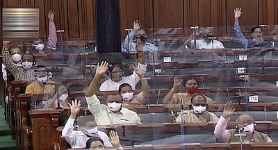 எதிர்க்கட்சிகள் அமளி: ஜூலை 26 வரை மக்களவை ஒத்திவைப்பு