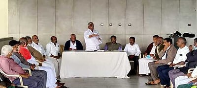 தோட்டத் தொழிலாளா்களுக்கு தினக்கூலி ரூ.475 வழங்க வேண்டும் தொழிற்சங்கத்தினா் கோரிக்கை