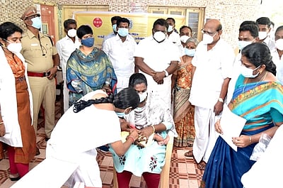 குழந்தைகளுக்கு நிமோனியா தடுப்பூசி செலுத்தும்  முகாம் தொடக்கம்