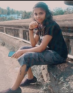 மாா்த்தாண்டம் அருகே மின்கம்பி அறுந்து விழுந்து மாணவி பலி