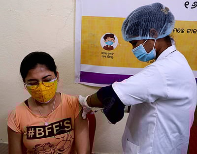 மாநிலங்களுக்கு இதுவரை 45.37 கோடி தடுப்பூசிகள் வழங்கல்: மத்திய அரசு தகவல்