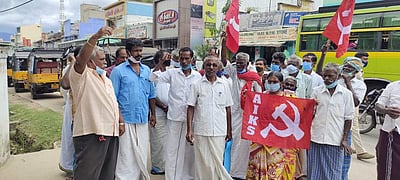 அம்பையில் விவசாயிகள் முற்றுகை போராட்டம்