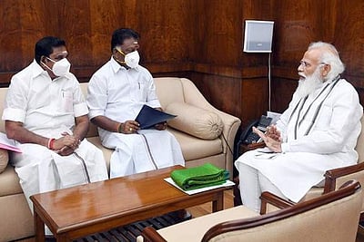 மேக்கேதாட்டு அணை கட்டுவதற்கு அனுமதி தரக்கூடாது: பிரதமரிடம் ஓபிஎஸ் - இபிஎஸ் நேரில் வலியுறுத்தல்