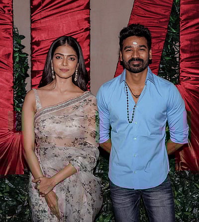 பிறந்த நாள் பரிசாக வெளியாகப்போகும் தனுஷ் பட முதல் பார்வை போஸ்டர்