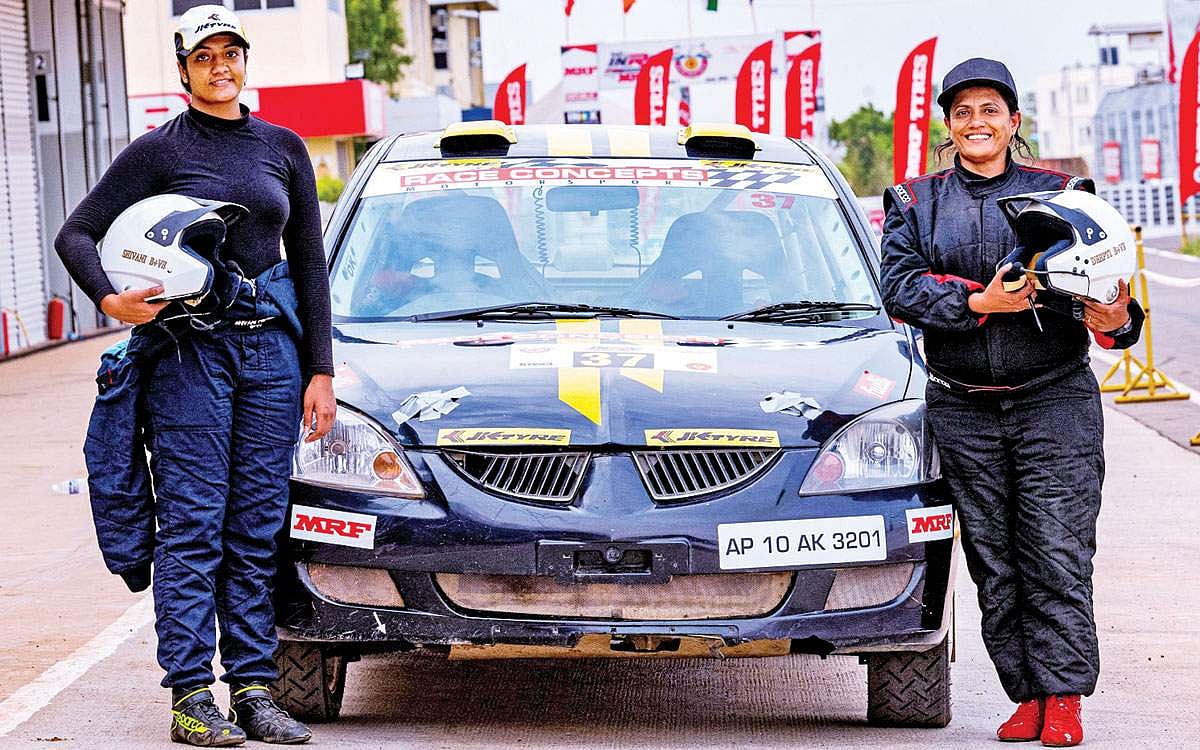 கார் ரேஸில் சாதிக்கும் பெண் டாக்டர்!