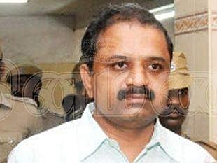 பேரறிவாளனுக்கு மேலும் ஒரு மாதம் பரோல் நீட்டிப்பு