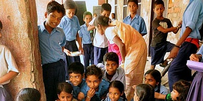 எத்தனை ஐஏஎஸ், ஐபிஎஸ்-களின் குழந்தைகள் அரசுப் பள்ளிகளில் படிக்கின்றனர்? பிகாரில் நீதிமன்றம் அதிரடி