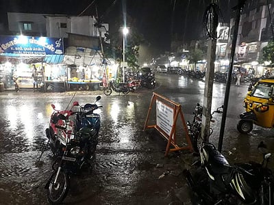 வேதாரண்யம் பகுதியில் மழை 