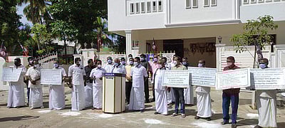 அதிமுகவை யாராலும் கைப்பற்ற முடியாது: ஓபிஎஸ் பேட்டி