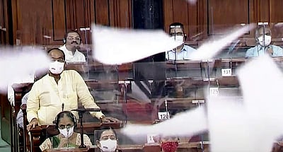 மாணிக்கம் தாகூர், ஜோதிமணி உள்பட 12 எம்.பி.க்கள் இடைநீக்கம்: தகவல்