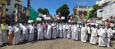 தரங்கம்பாடி: திமுக அரசை கண்டித்து அதிமுக கண்டன ஆர்ப்பாட்டம் 