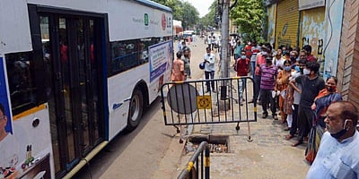 மேற்கு வங்கத்தில் ஆகஸ்ட் 15 வரை கரோனா கட்டுப்பாடுகள் நீட்டிப்பு