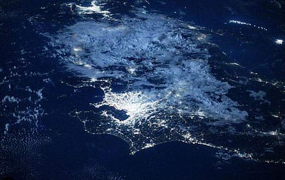 இரவில் மின்னும் ஒலிம்பிக் நகரம்: நாசா வெளியிட்ட புகைப்படம்