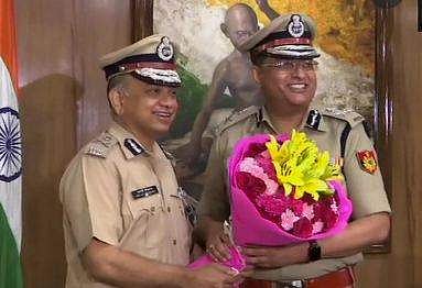 புதிய காவல் துறை ஆணையரை திரும்ப பெற கோரும் தில்லி அரசு