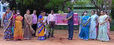 நாசரேத் கல்லூரியில் மரக்கன்று நடும் பணி