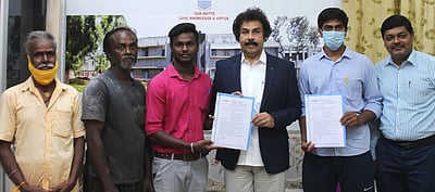 தூத்துக்குடி வஉசி கல்லூரி மாணவா்கள் சிங்கப்பூா் நிறுவனத்தில் பணிபுரிய தோ்வு